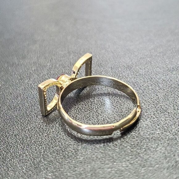 Gold tone red rhinestone bow ring - Picture 5 of 8